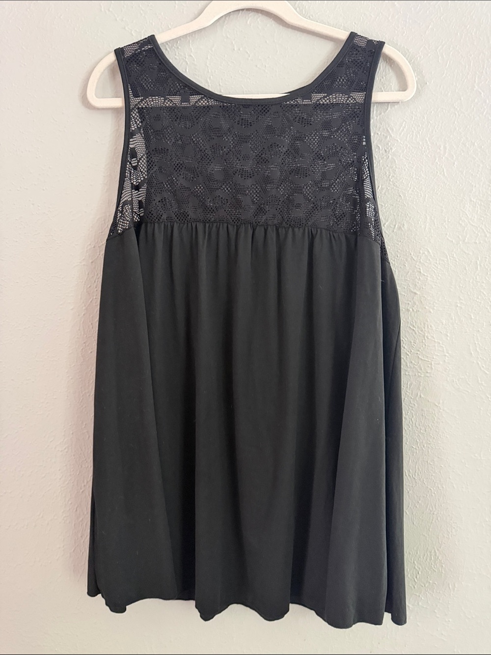 SHEIN Black Lace Yoke Tank Top